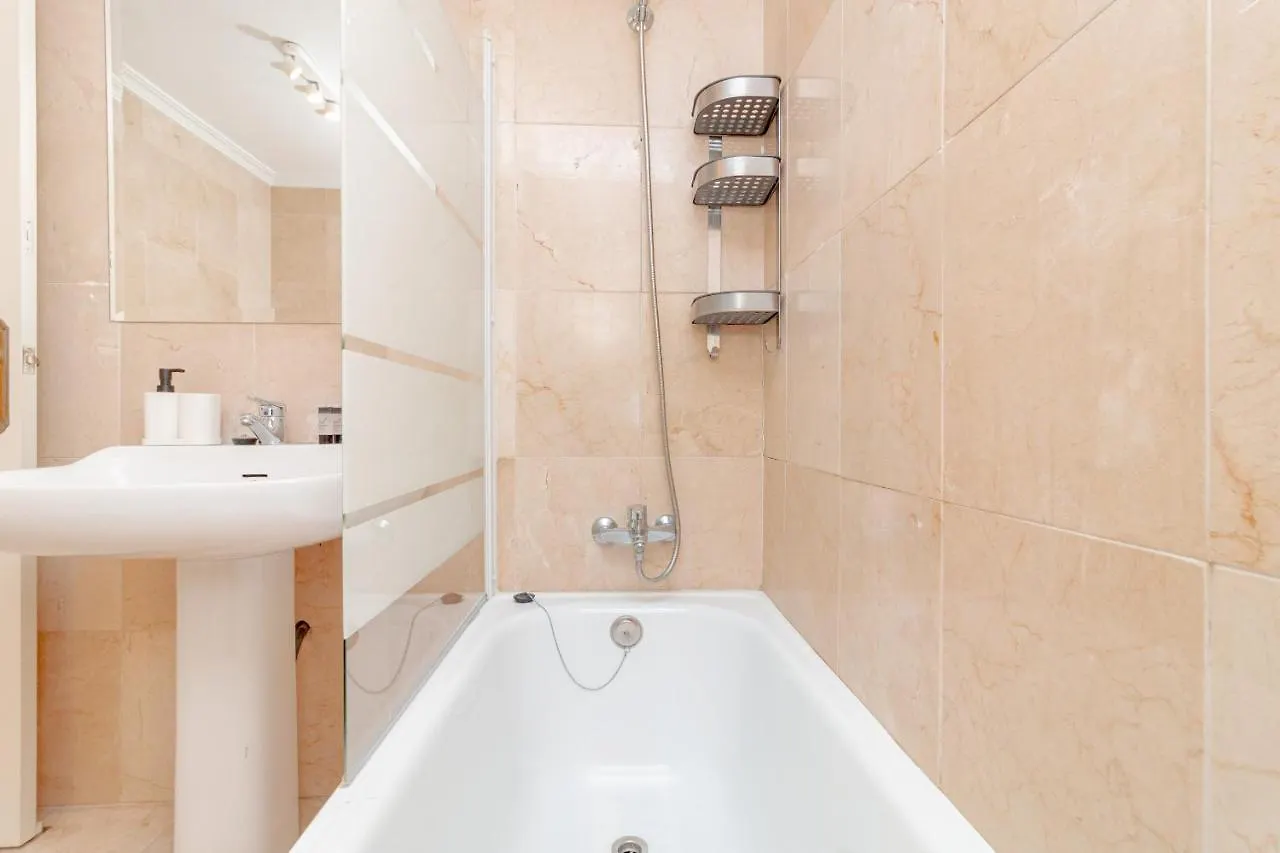 C9 Roomy Luminous 5 Bedroom In Town Málaga