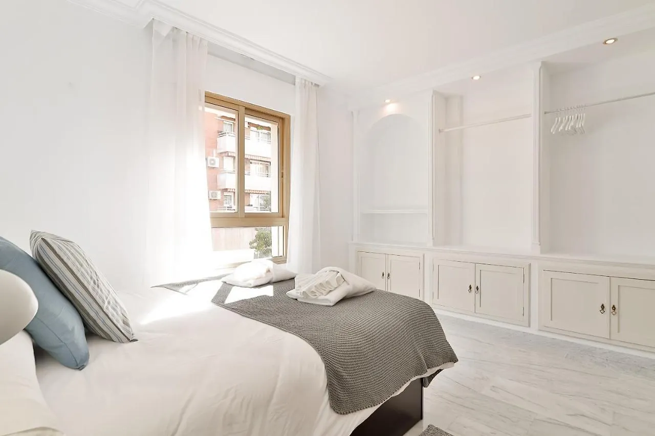 C9 Roomy Luminous 5 Bedroom In Town Málaga 0*,