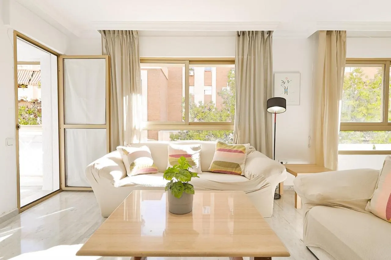 C9 Roomy Luminous 5 Bedroom In Town Málaga